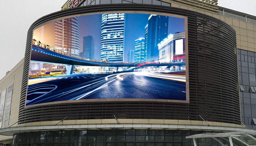 扬州某时代广场P5户外弧形LED显示屏160平方​